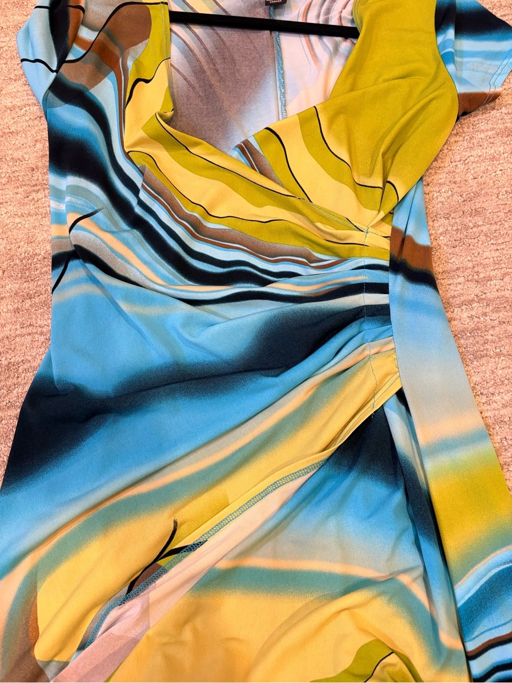 Frank Lyman Abstract Print Ruched Sheath Dress| Made in Canada | Size 8 - Picture 9 of 9